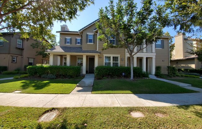 Spacious 4 Bedroom 3 Bath Two Story Riverpark Townhouse for Lease