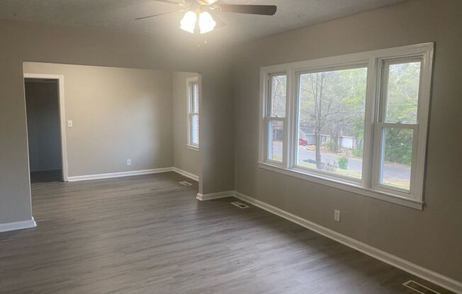 Move in Special!!!! 3/1 Home with bonus room!