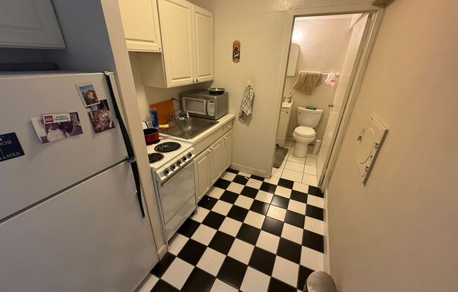 1 bed, 1 bath, 525 sqft, $895, Unit #206