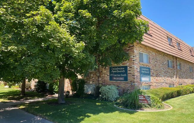 2 beds, 1 bath, 850 sqft, $1,295, Unit 09C