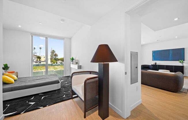 3 beds, 3 baths, 1,158 sqft, $5,595, Unit 505