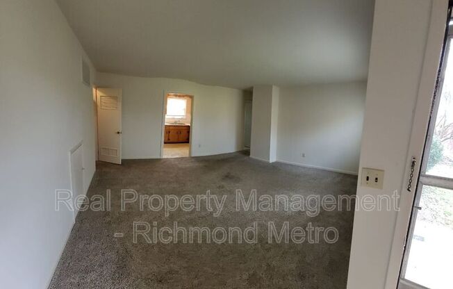 1138 SHUFORD AVE