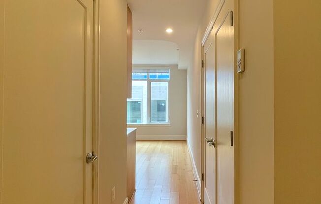 Studio, 1 bath, $2,250, Unit 904