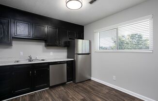 1 bed, 1 bath, 770 sqft, $995