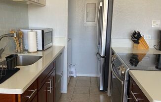 2 beds, 1 bath, $2,800