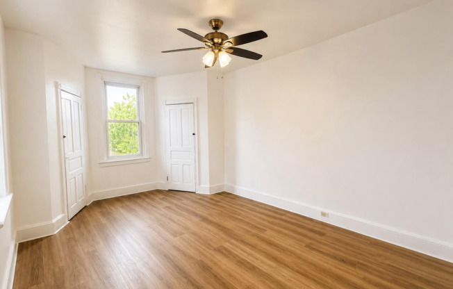3 beds, 1 bath, $1,250, Unit #3