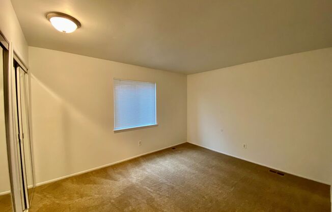 2 beds, 1 bath, 850 sqft, $1,295, Unit 901