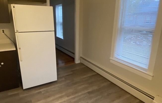 1 bed, 1 bath, $2,000, Unit 7