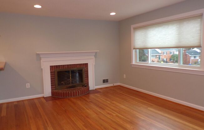 SHORT TERM LEASE -SIX MONTHS--Beautiful Three Bedroom House in N Arlington; Dominion Hills