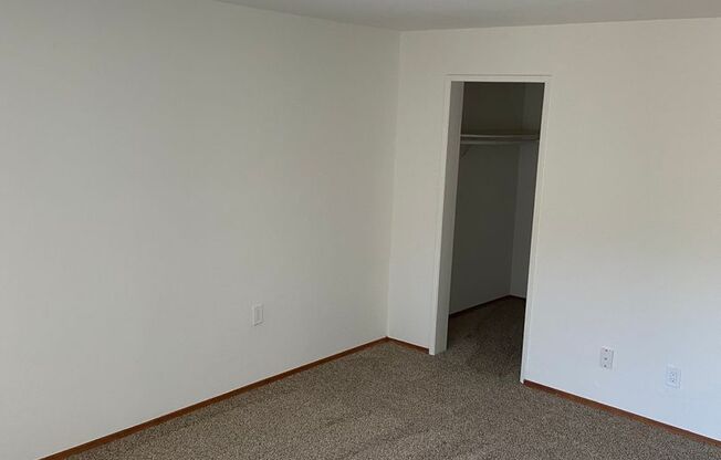 1 bed, 1 bath, 750 sqft, $2,475