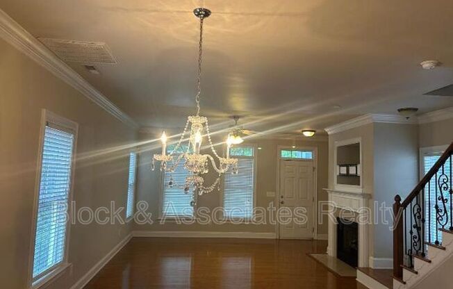 7833 ACC BLVD