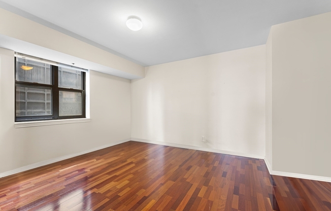 3 beds, 2 baths, 1,430 sqft, $7,600, Unit 1501