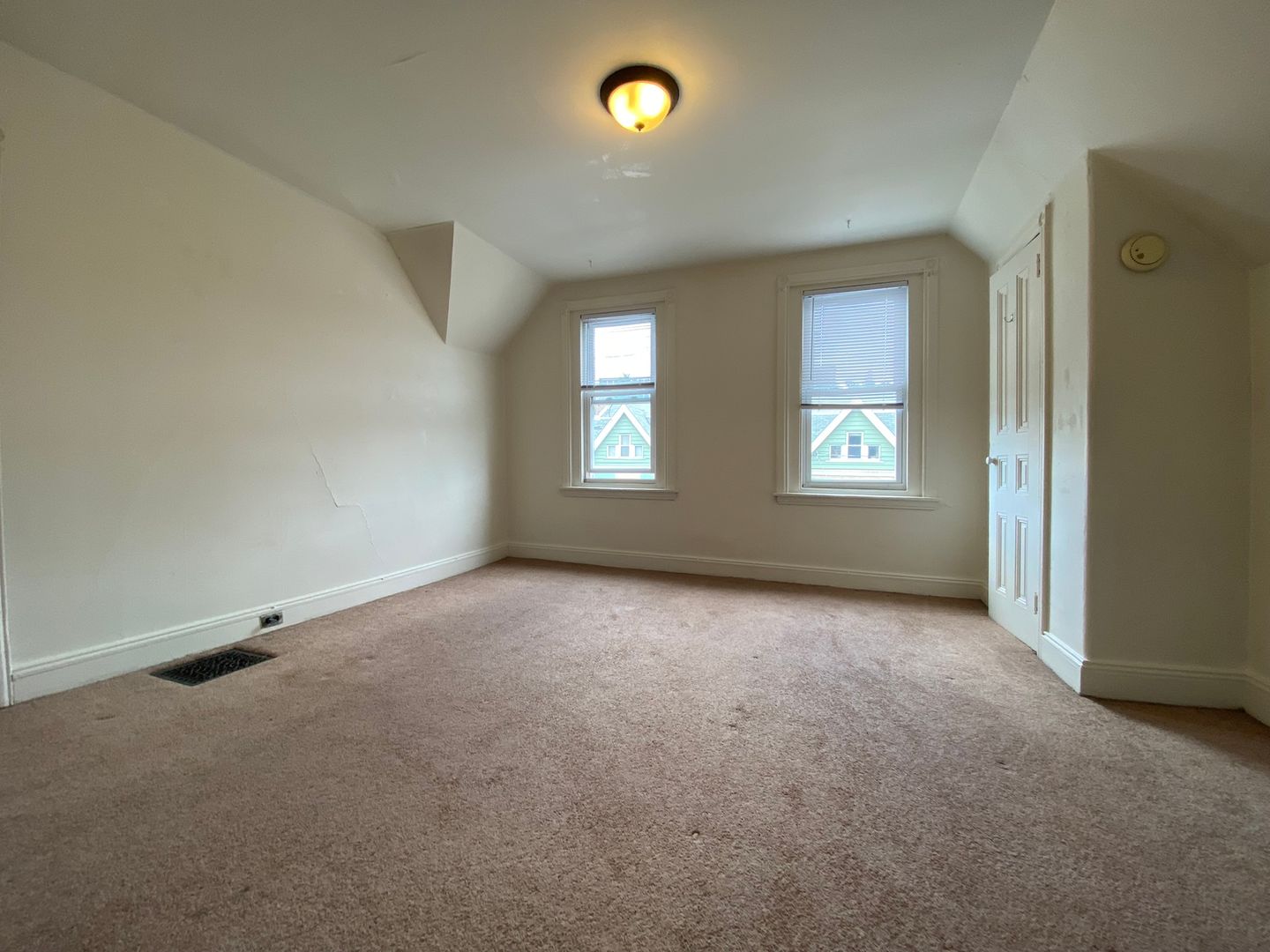 Stunning Two Bedroom in Oakland! One Off-Street Parking Included! Call Today!