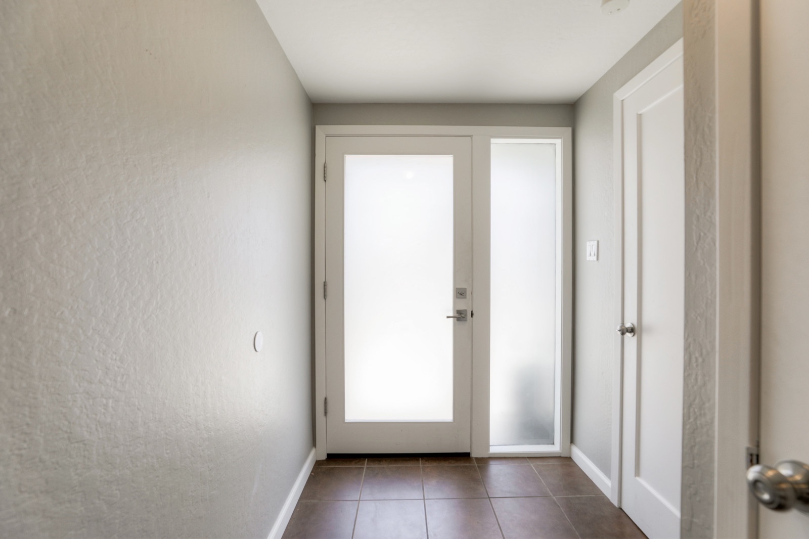 Charming 3 Bedroom and 2 Bath Home in Glen Park - Please Contact for Showing Availability!