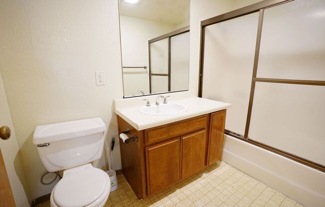 1 bed, 1 bath, $1,900, Unit 17