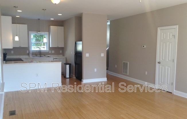 3 beds, 2.5 baths, 1,300 sqft, $1,850