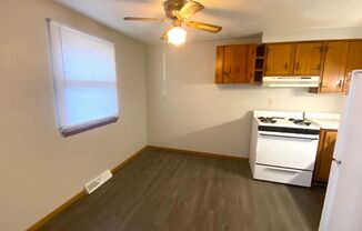 2 beds, 1 bath, $700, Unit 1003 Veerman Unit 7