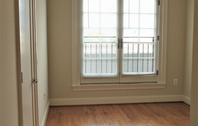 2 beds, 2 baths, 800 sqft, $3,495, Unit 403