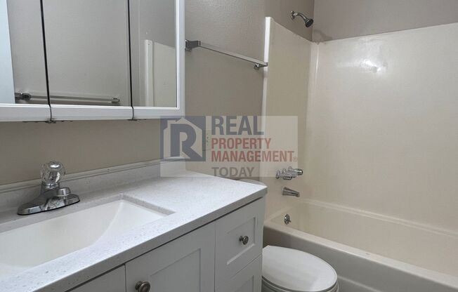 2 beds, 1 bath, 900 sqft, $1,565, Unit Unit A