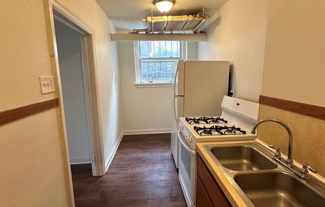 1 bed, 1 bath, 600 sqft, $885, Unit B1