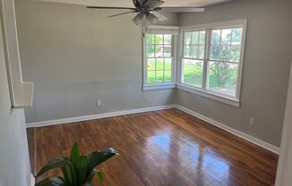 2 beds, 1 bath, $995