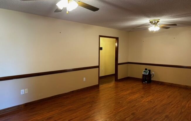 3 beds, 2 baths, $2,500