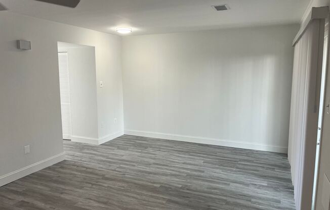 Updated Townhouse In Herndon