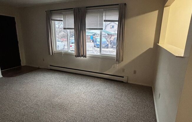 2 beds, 1 bath, $1,195, Unit 2