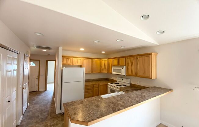505/517 E Hayden Ave