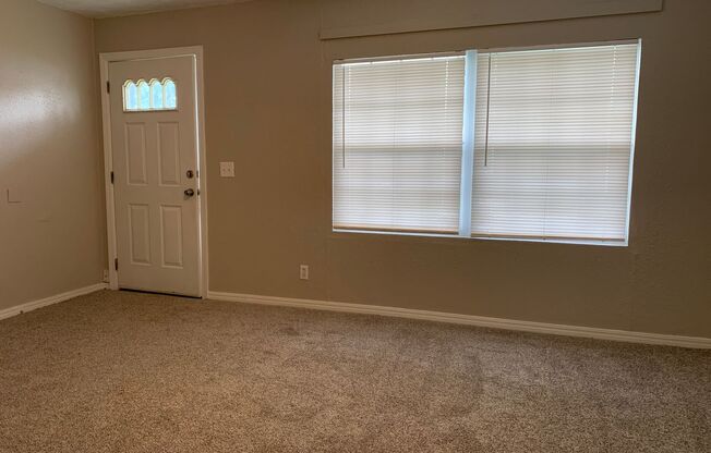 2 beds, 1 bath, $900