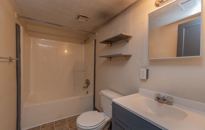 3 beds, 1 bath, $1,250