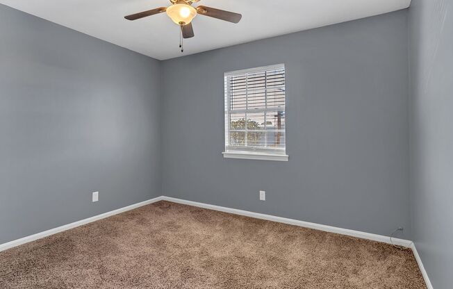 3 beds, 2.5 baths, 1,370 sqft, $1,015, Unit B-3