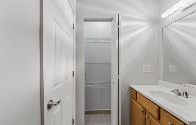 2 beds, 2 baths, 900 sqft, $2,550, Unit 212