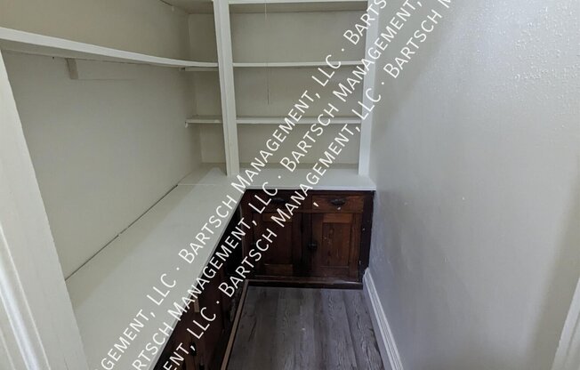 1033 N 35 ST