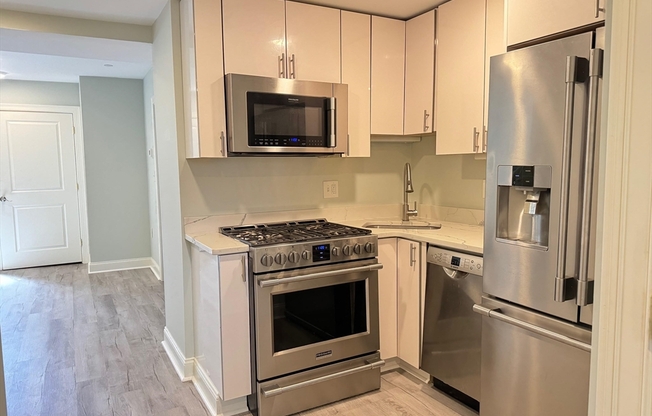 2 beds, 1 bath, 820 sqft, $2,900, Unit 1