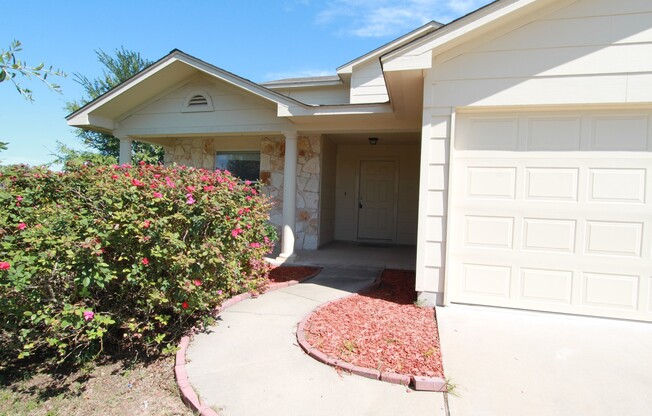 Updated 4 Bedroom, 2.5 Bath Home in Hutto