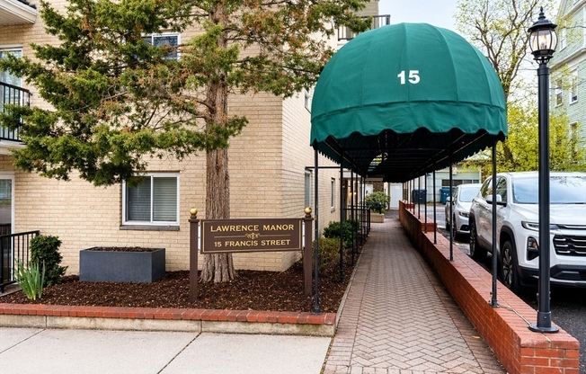 15 Francis St
