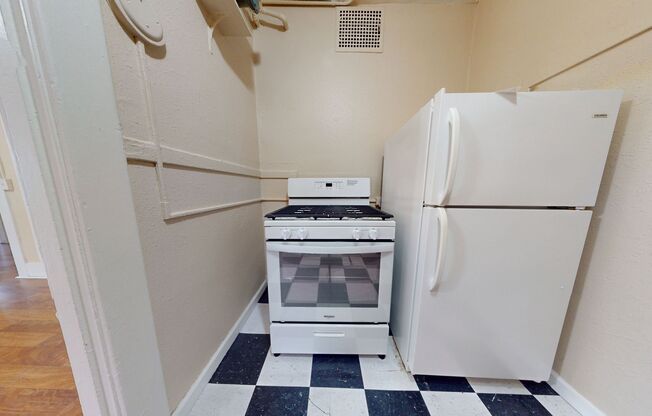 2 beds, 1 bath, $2,445, Unit 209