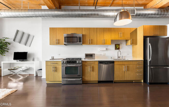 1 bed, 1 bath, 950 sqft, $3,700, Unit 427