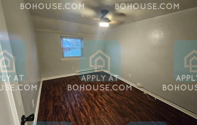 1 bed, 1 bath, 650 sqft, $749, Unit 7