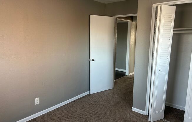 2 beds, 1 bath, 750 sqft, $1,095, Unit B10 1015 12