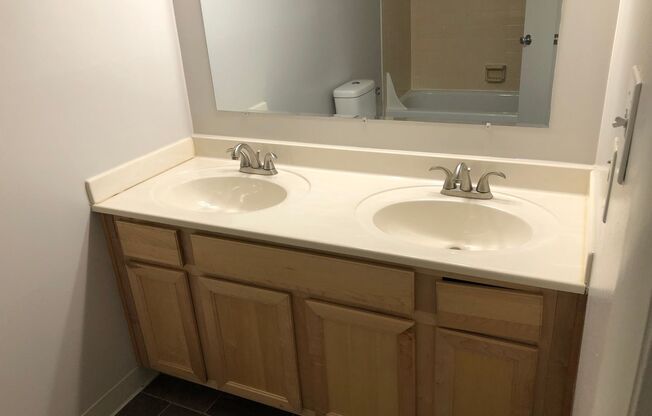 2 beds, 2 baths, 1,042 sqft, $1,249, Unit 5716D