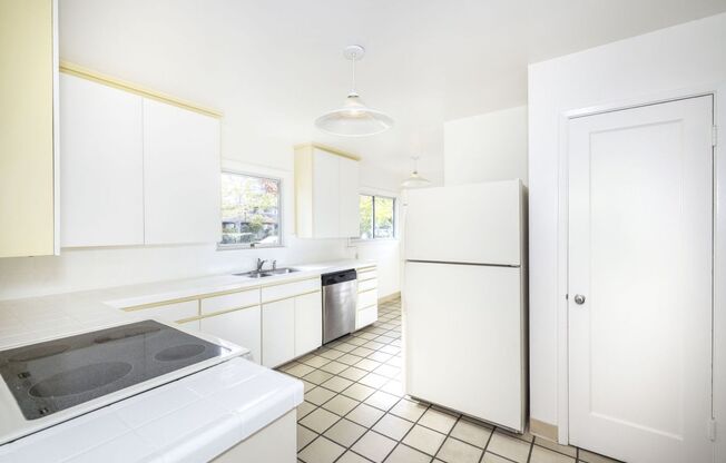 Spacious 3 Bed, 3 Bath Home in Excellent Location- Flexible Lease