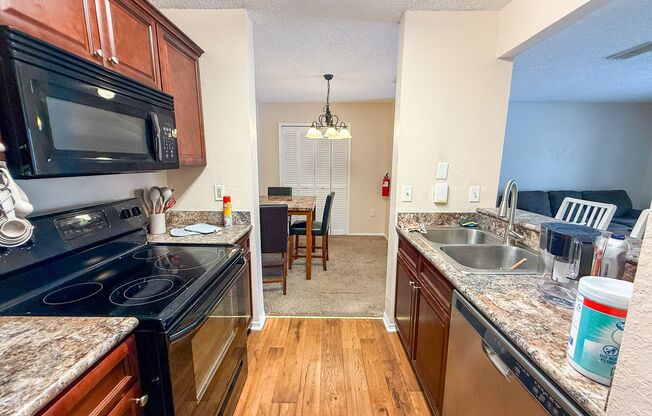 2 beds, 2 baths, $1,400, Unit Unit 924