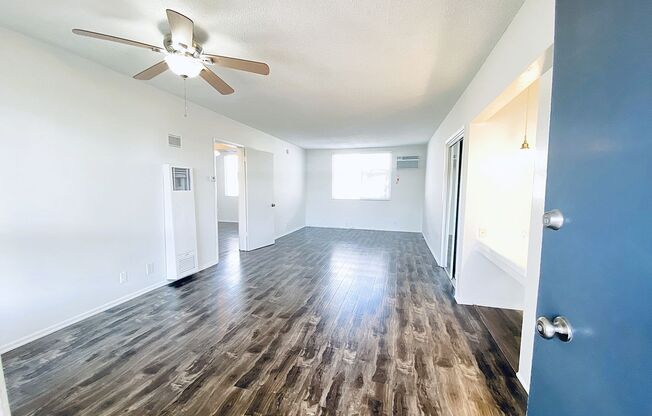 2 beds, 1 bath, $2,145, Unit 091#14