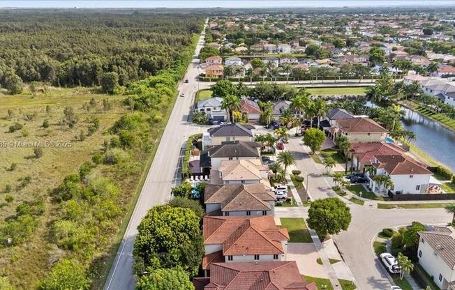 5776 SW 166 CT