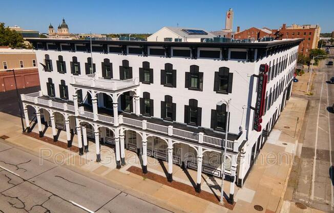 300 N MAIN 211