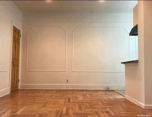 2 beds, 1 bath, $2,915, Unit 2