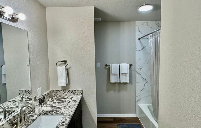 2 beds, 2 baths, 1,000 sqft, $1,275, Unit 419