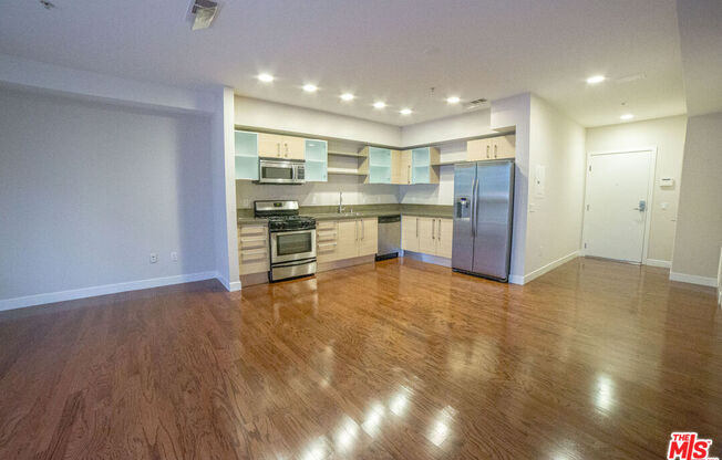 1 bed, 1 bath, 830 sqft, $2,650, Unit 401